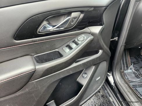 Used 2022 Chevrolet Traverse RS image 25