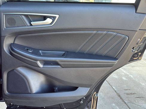Used 2022 Ford Edge ST image 43