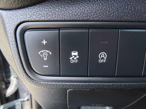 Certified 2025 Kia Soul LX w/ LX Technology Package FWD image 9