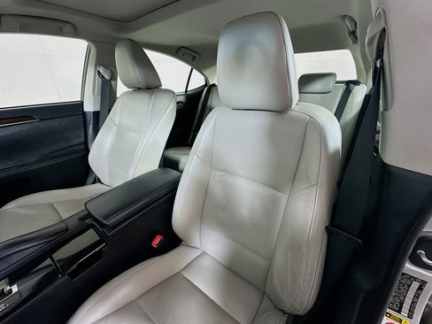 Used 2013 Lexus ES 350 w/ Luxury Pkg FWD image 21