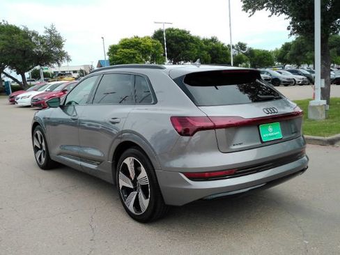 Used 2022 Audi e-tron Premium Plus AWD/4WD image 13