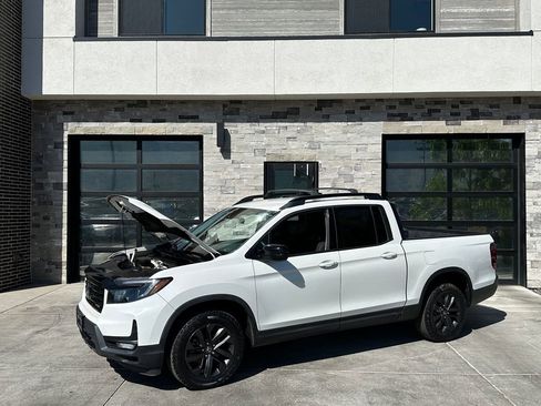 Used 2021 Honda Ridgeline Sport image 9