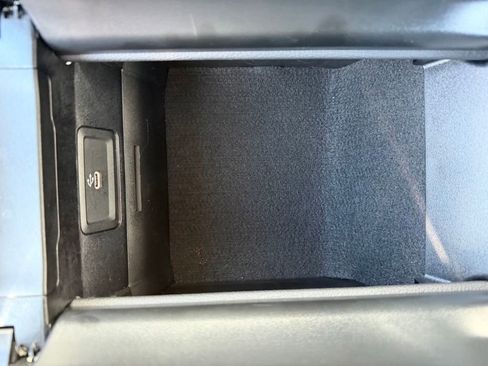 Used 2025 Mercedes-Benz C 300 Sedan image 21