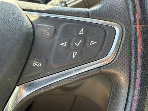 Used 2021 Chevrolet Equinox LS w/ LS Convenience Package image 12