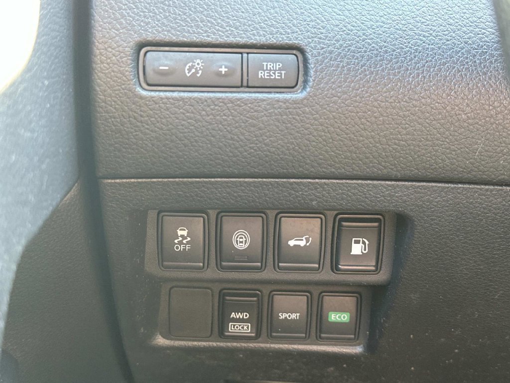 Used 2019 Nissan Rogue SV AWD/4WD image 26