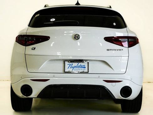 Used 2023 Alfa Romeo Stelvio Veloce AWD/4WD image 8