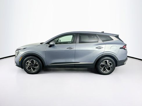 Used 2025 Kia Sportage LX FWD image 4