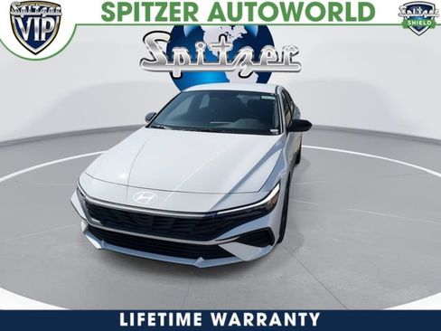 New 2026 Hyundai Elantra SEL FWD image 3
