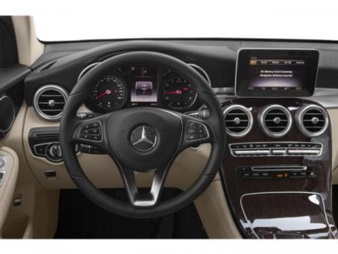 Used 2019 Mercedes-Benz GLC 300 4MATIC image 7