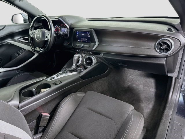 Used 2020 Chevrolet Camaro LT RWD image 27