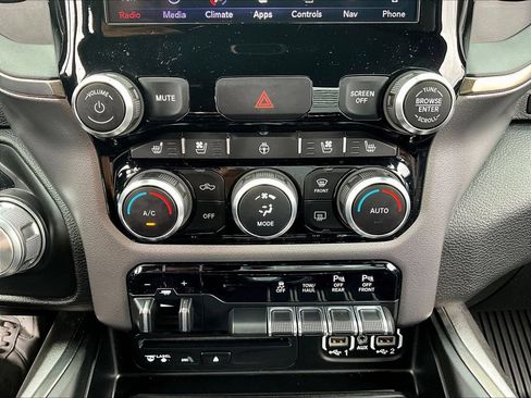 Used 2019 RAM 1500 Sport w/ Level 2 Equipment Group AWD/4WD image 18