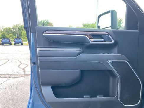 Used 2025 Chevrolet Silverado 2500 LT w/ Trail Boss Package AWD/4WD image 17