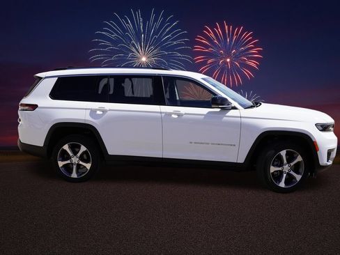 Used 2023 Jeep Grand Cherokee L Limited AWD/4WD image 3