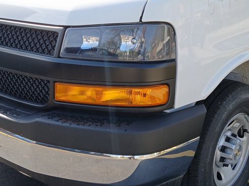 New 2025 Chevrolet Express 3500 w/ Power Convenience Package image 21