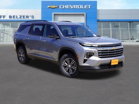 New 2026 Chevrolet Traverse LT w/ Driver Confidence Package AWD/4WD image 1