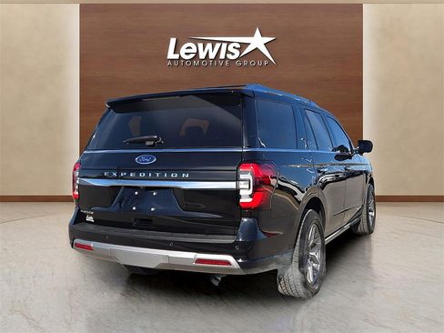 Used 2023 Ford Expedition Platinum image 4