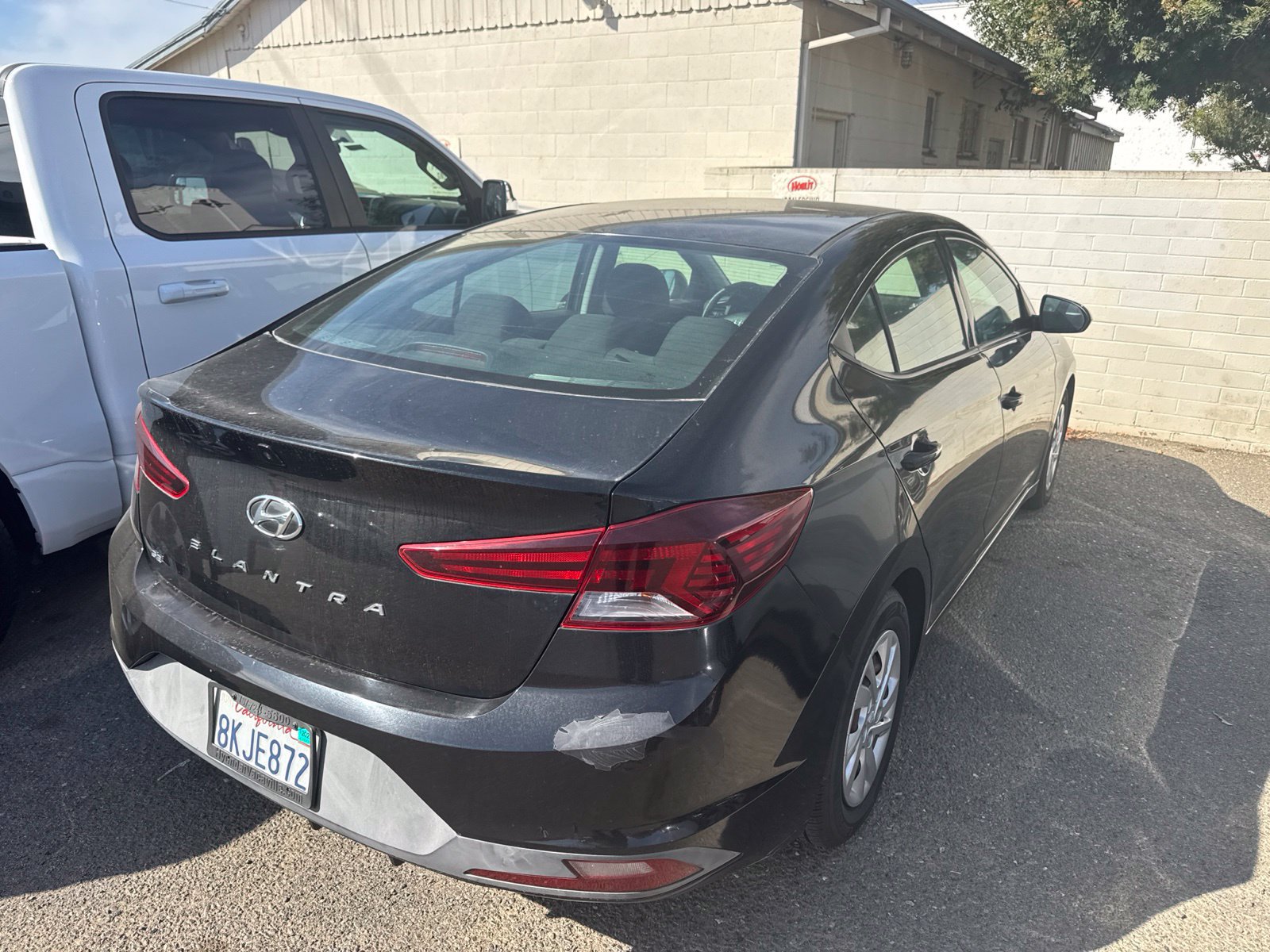 Used 2019 Hyundai Elantra SE w/ Cargo Package FWD image 3