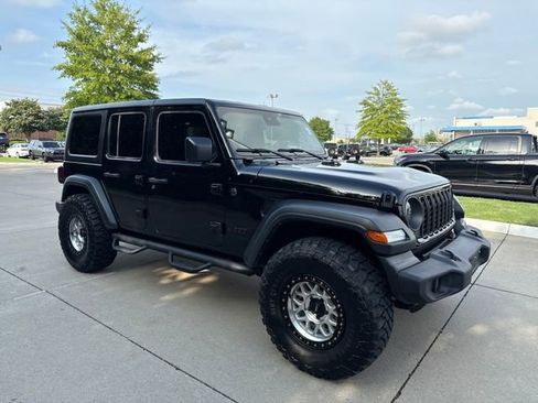 Used 2024 Jeep Wrangler Sport S image 7