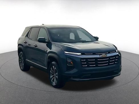 Used 2025 Chevrolet Equinox LT image 3