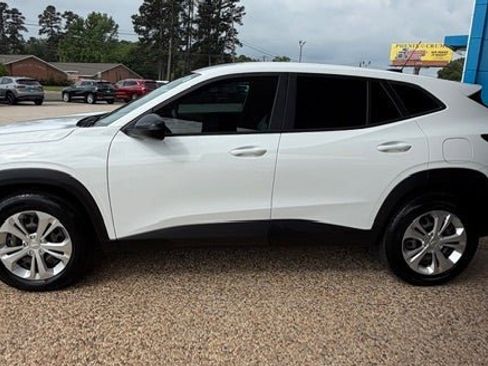 Certified 2024 Chevrolet Trax LS FWD image 4