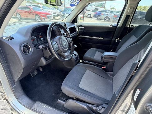 Used 2013 Jeep Patriot Latitude AWD/4WD image 9