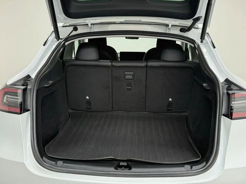 Used 2023 Tesla Model Y Long Range image 26