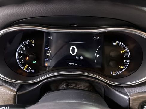 Used 2017 Jeep Grand Cherokee Laredo w/ Quick Order Package 2BE RWD image 12