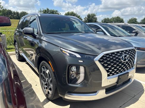 Used 2021 Hyundai Palisade Calligraphy FWD image 3