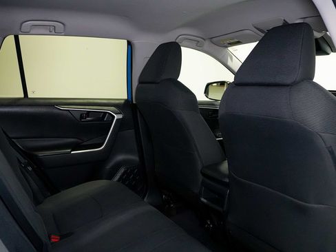 Used 2019 Toyota RAV4 LE FWD image 23