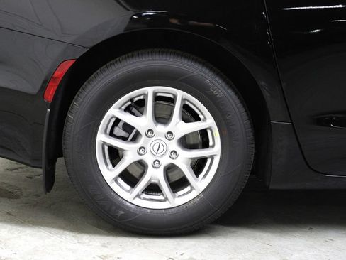 New 2026 Chrysler Voyager LX FWD image 31