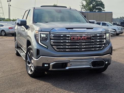 Used 2023 GMC Sierra 1500 SLT w/ SLT Premium Plus Package AWD/4WD image 17