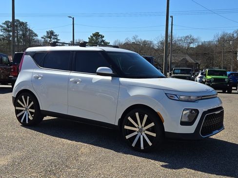 Used 2022 Kia Soul LX w/ Technology Package image 4