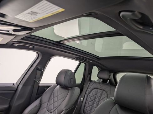 Used 2024 BMW X5 xDrive40i w/ Premium Package image 16