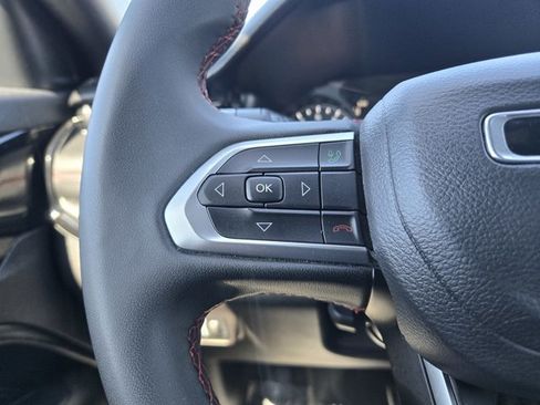 Used 2025 Jeep Compass Trailhawk AWD/4WD image 19