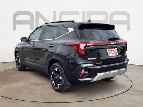 Used 2024 Kia Seltos EX FWD image 9