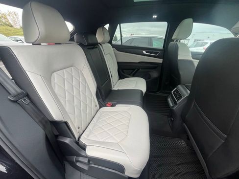 Used 2024 Volkswagen Atlas Cross Sport SEL Premium R-Line image 26