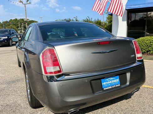 Used 2011 Chrysler 300 Limited RWD image 32