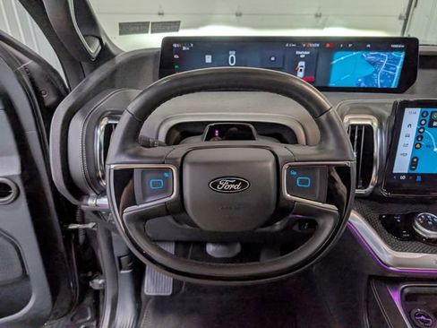 Used 2025 Ford Expedition Max Platinum w/ Stealth Appearance Package AWD/4WD image 19