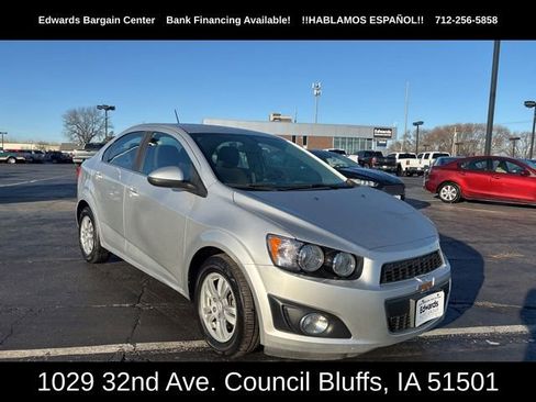 Used 2015 Chevrolet Sonic LT image 2