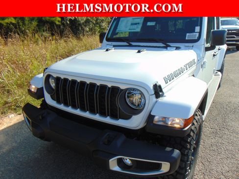 New 2025 Jeep Gladiator Sport image 16