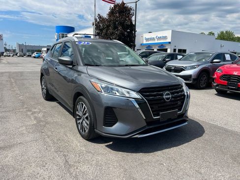 Used 2023 Nissan Kicks SV w/ Exterior Package FWD image 7