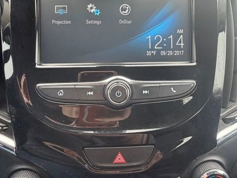 Used 2018 Chevrolet Cruze Premier image 21