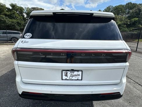 New 2025 Lincoln Navigator L Reserve w/ Jet Appearance Package image 6