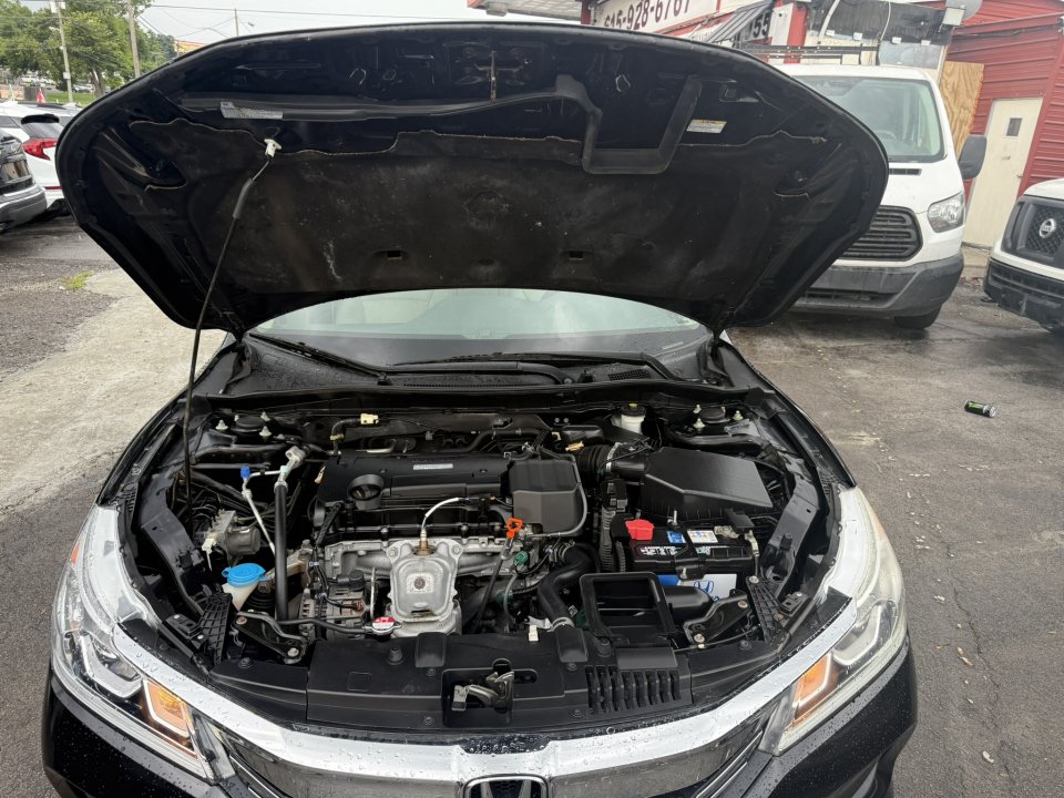 Used 2017 Honda Accord LX image 18