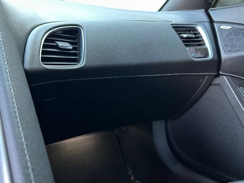 Used 2019 Chevrolet Corvette Stingray Coupe w/ 1LT image 44