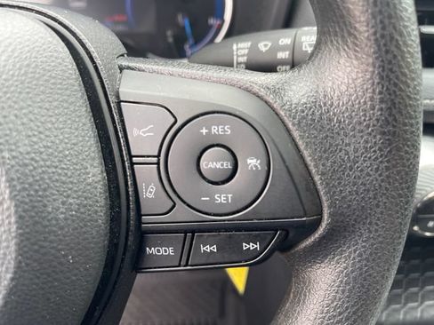Used 2025 Toyota RAV4 LE AWD/4WD image 30