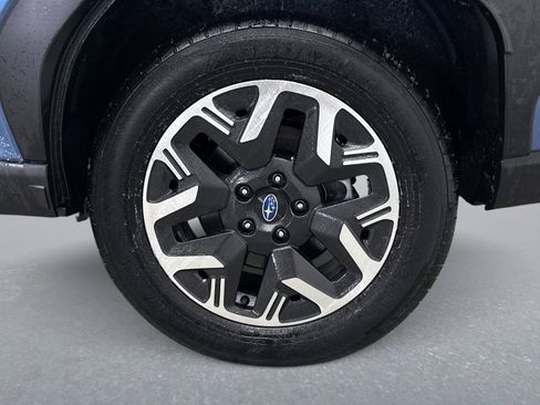 Used 2025 Subaru Forester Premium image 11
