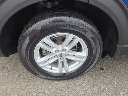 Used 2020 Ford Explorer XLT image 10