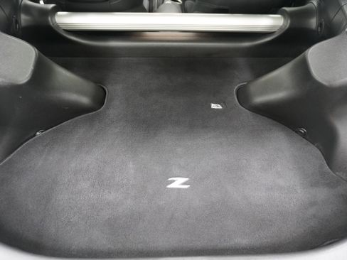 Used 2018 Nissan 370Z Coupe RWD image 22