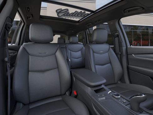 New 2025 Cadillac XT6 Luxury FWD image 16